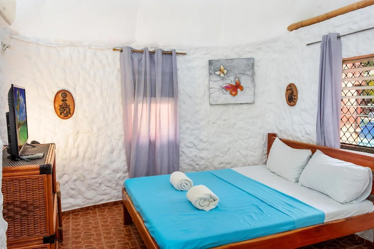 Panglao Chocolate Hills Hostel 3*,  Philippines