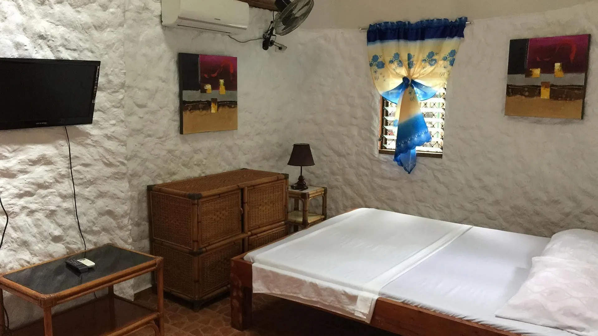 Panglao Chocolate Hills Hostel 3*,