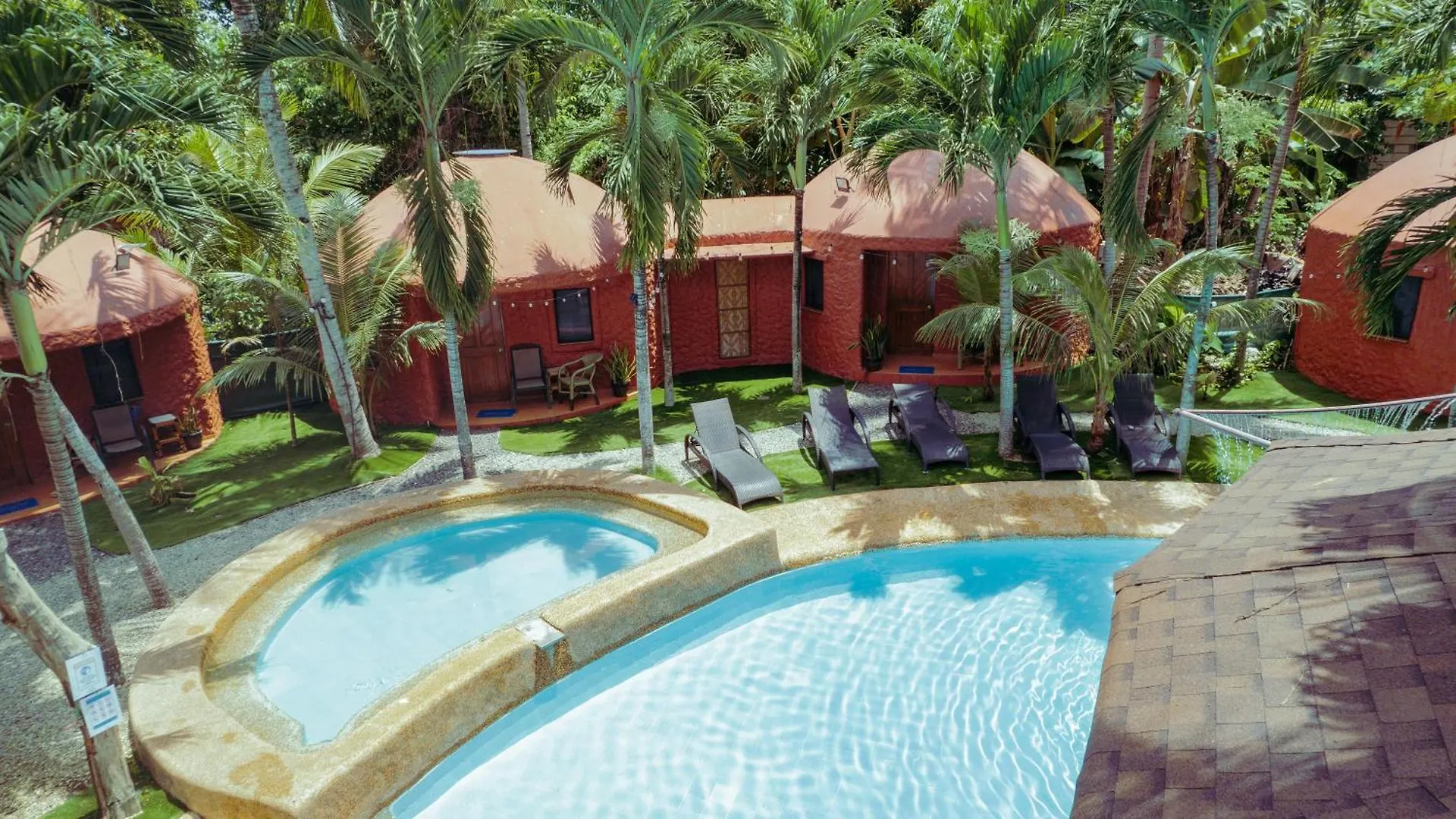 Panglao Chocolate Hills Hostel Resort