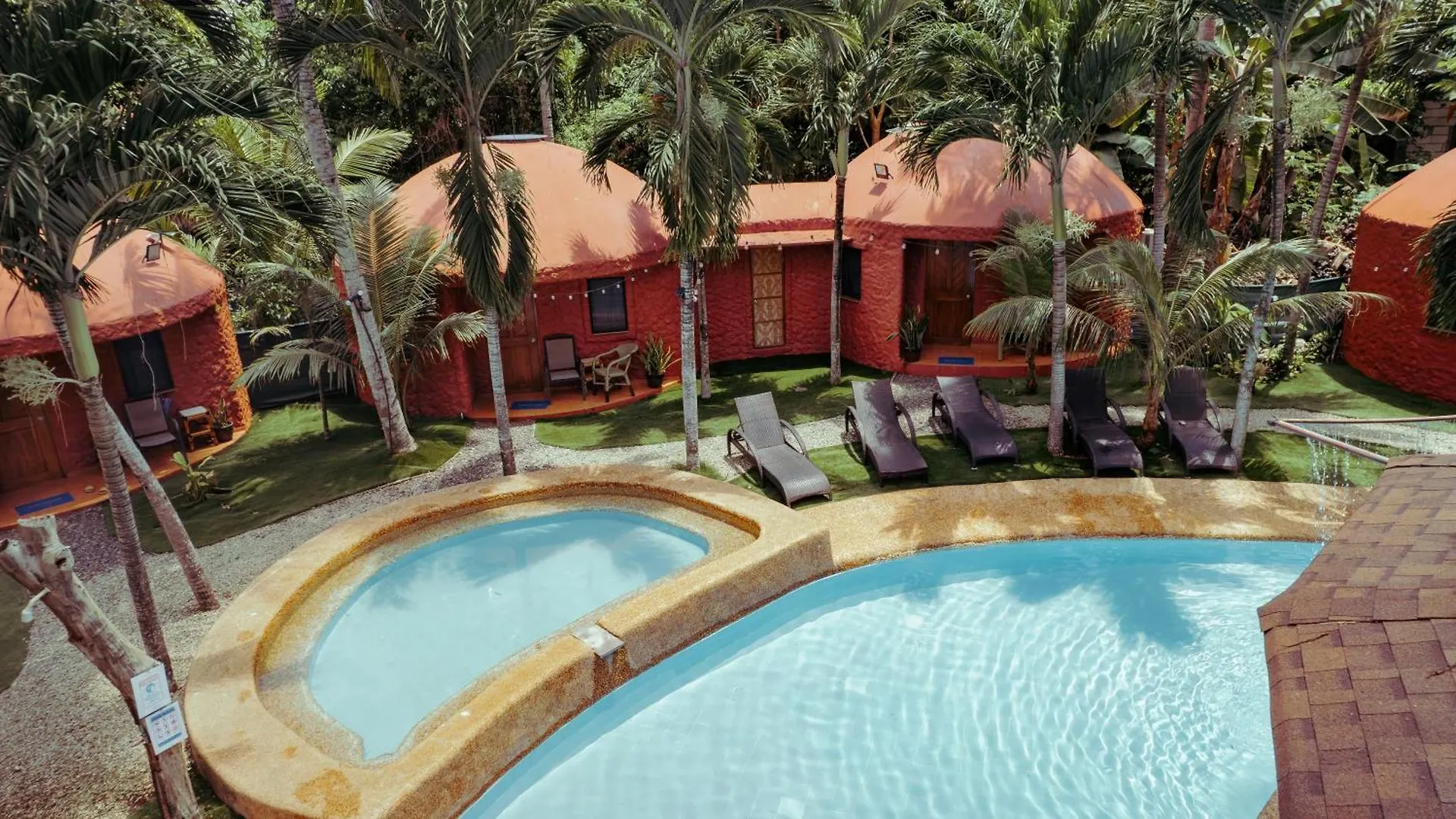 Panglao Chocolate Hills Hostel Resort