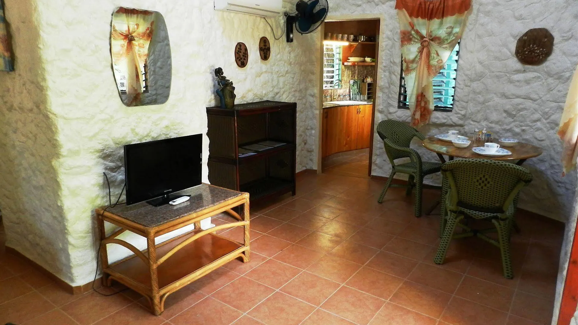 Panglao Chocolate Hills Hostel