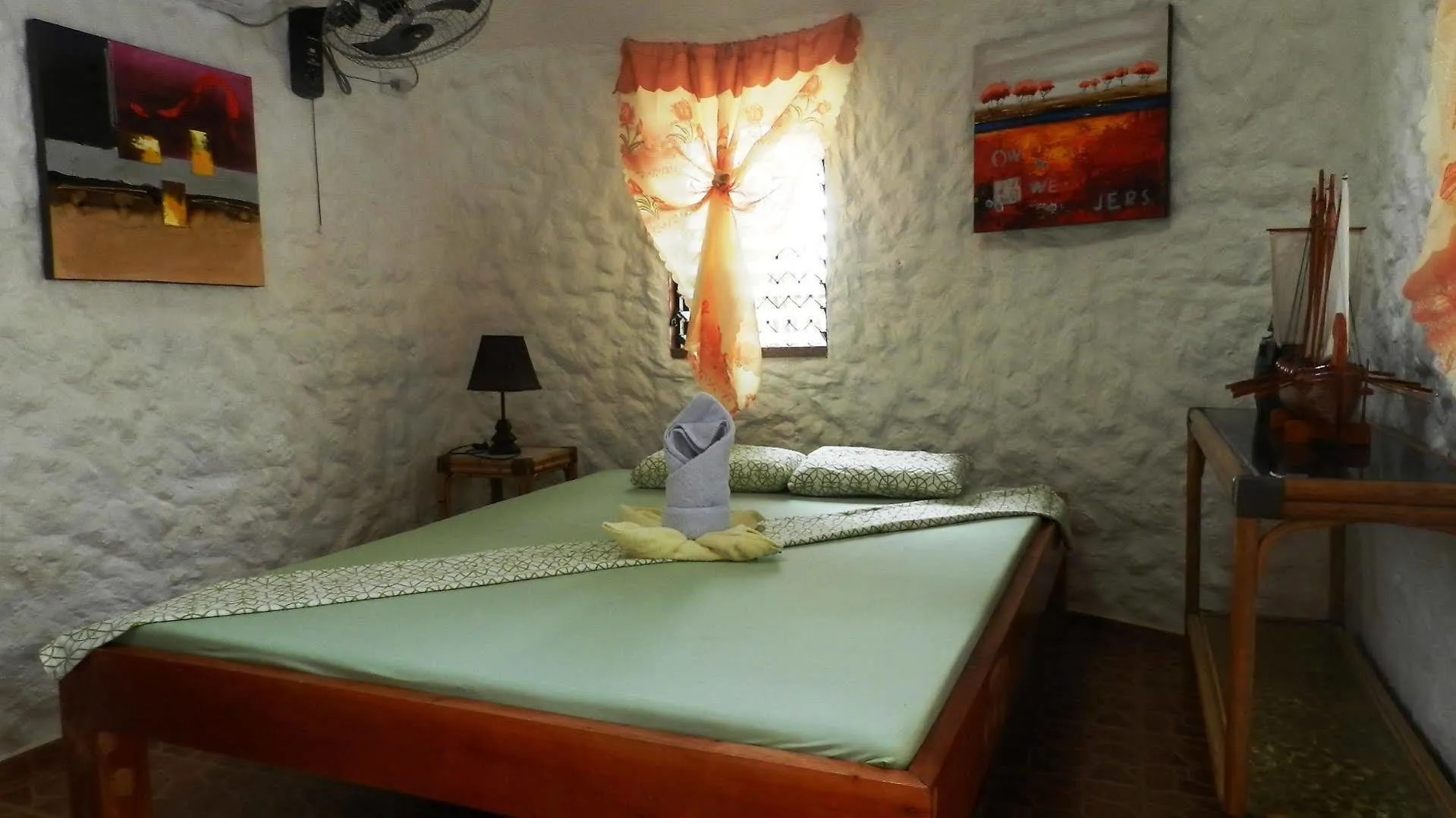 Panglao Chocolate Hills Hostel